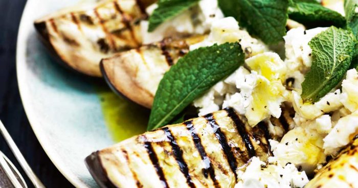 Grillad aubergine med getost och honung